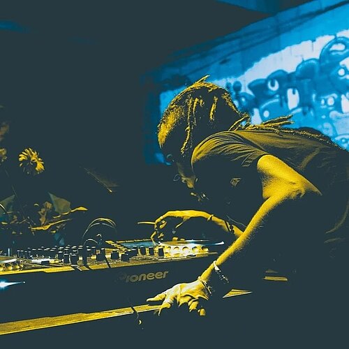 The Ultimate Guide to Breakbeat mobile