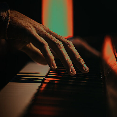 Should You Use a Live Electric Piano or a VST Header